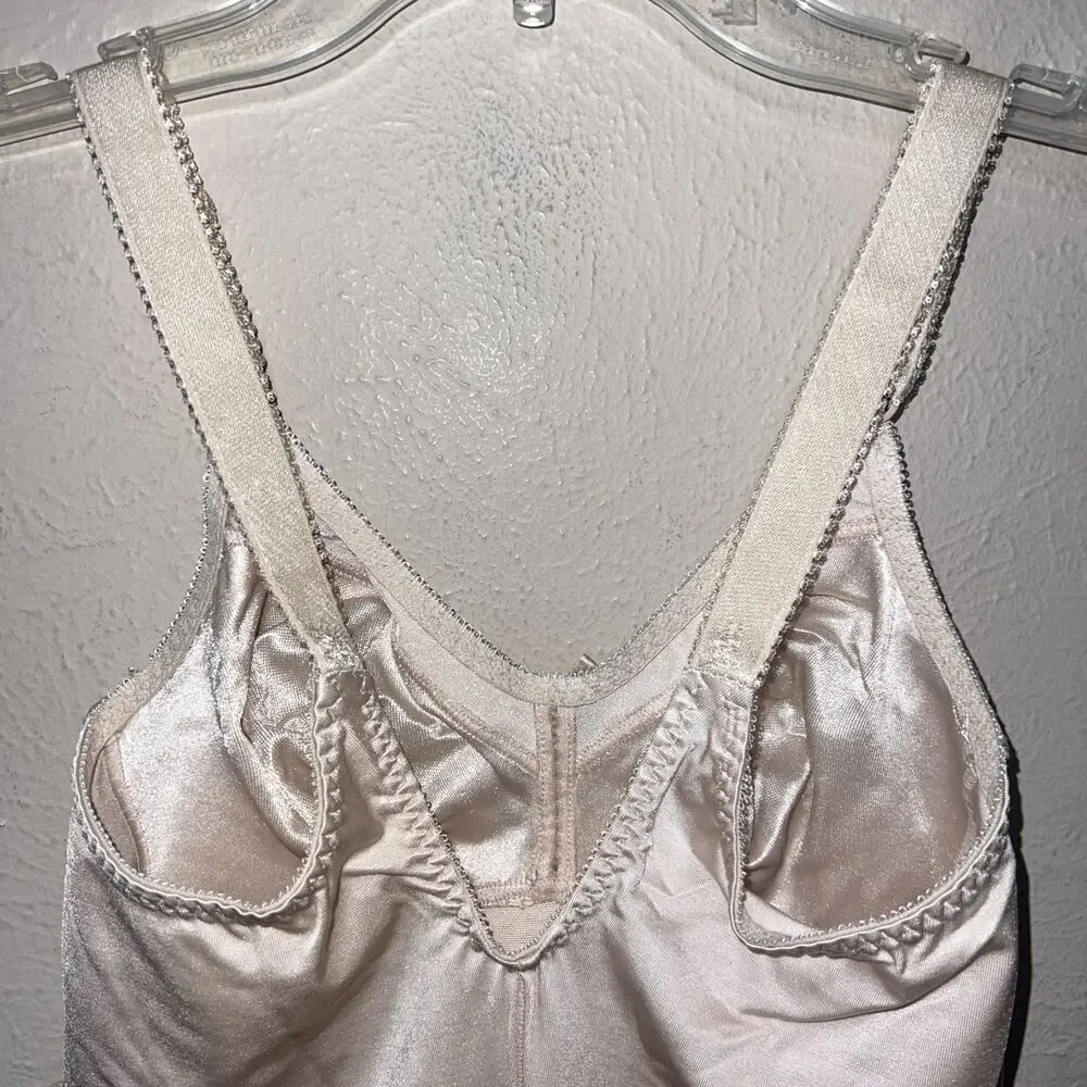 Vintage Bali 36B Womens Glam BodySuit Beige Tan Nude Soft Cup Wireless 8380 - Picture 12 of 15